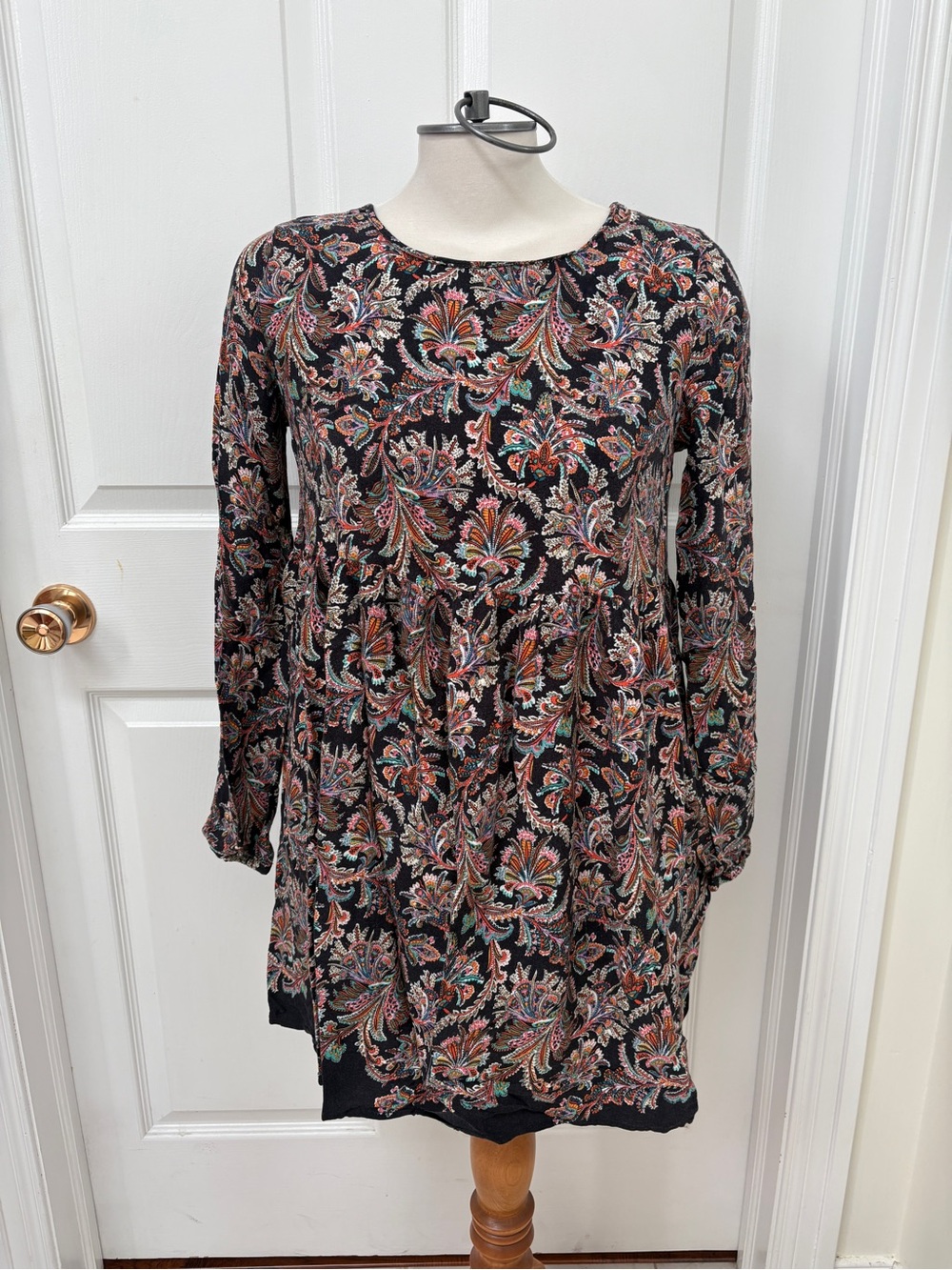 Womens Black Floral Paisley Long-Sleeve Dress